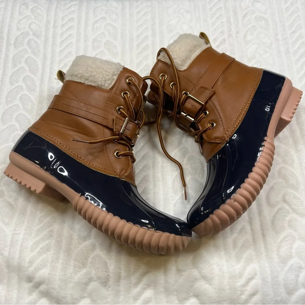 💗 Forever 21 - Womans Winter Boots